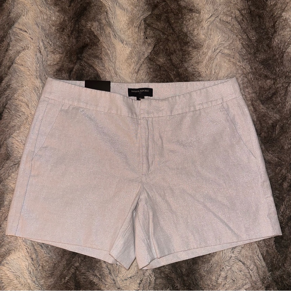 NWT Banana Republic 4 1/2” Light Gray Metallic Shorts